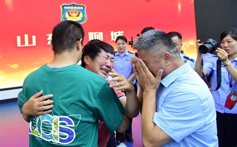 Chine : l’histoire des retrouvailles entre un fils .